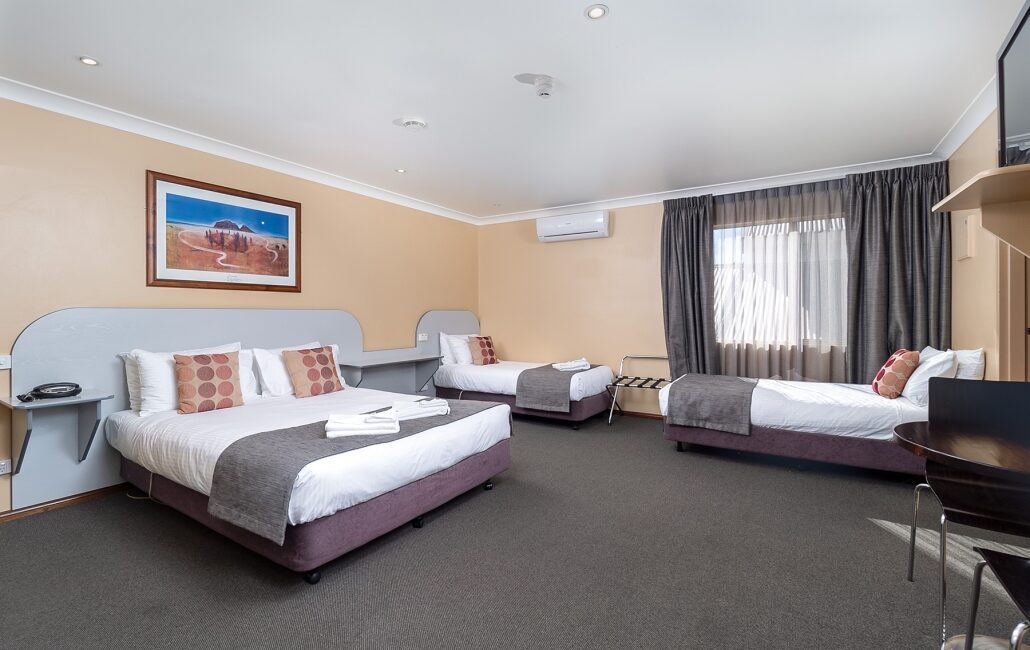 adelaide-hills-pub-accommodation-cover-1030x688